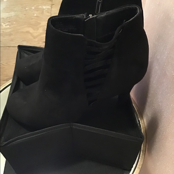 Boot - Picture 3 of 3